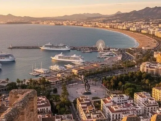 Traducción jurada en Málaga: vista de la ciudad